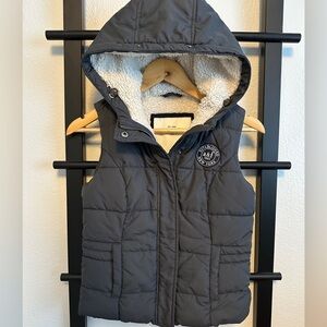So soft Abercrombie kids vest. Sherpa lined.